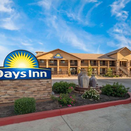 Days Inn By Wyndham Galt - Elk Grove South Екстер'єр фото